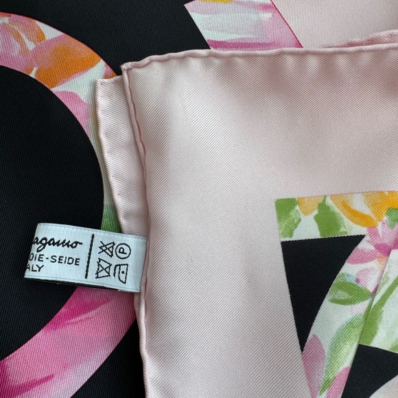 Salvatore Ferragamo Gancini Monogram Vibrant Floral Patterned Silk Scarf - Picture 8 of 11